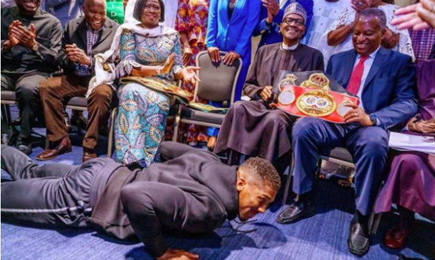Anthony Joshua Earns Praises for Prostrating to Greet President Buhari