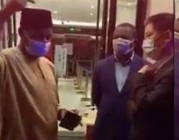 Nigerian Diplomat Confronts Chinese Immigration Officer