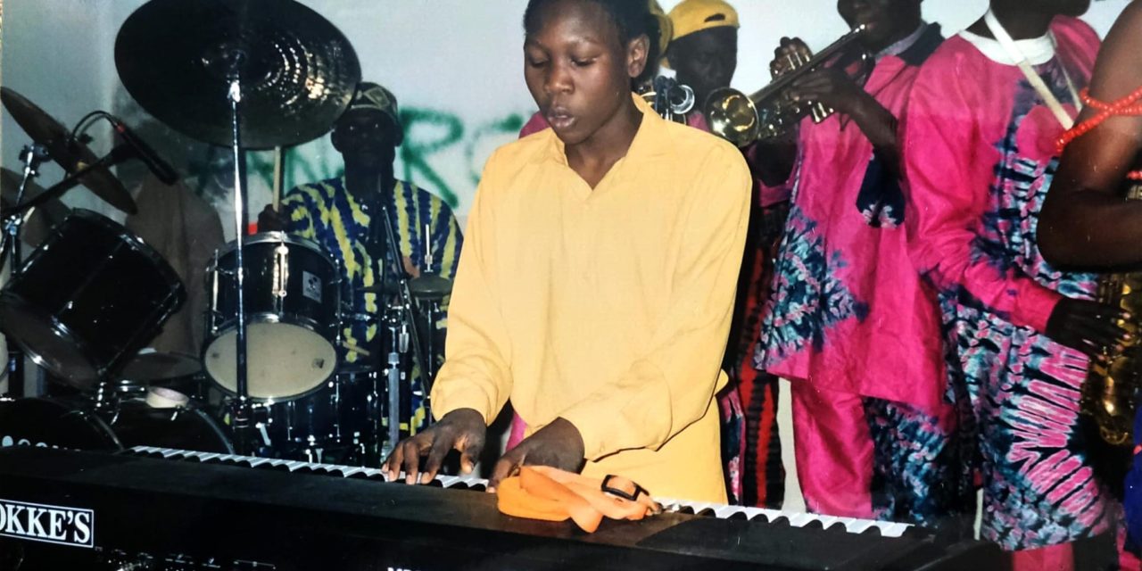 THROW BACK PICTURES OF SEUN KUTI PERFORMING IN ITALY IN 1998